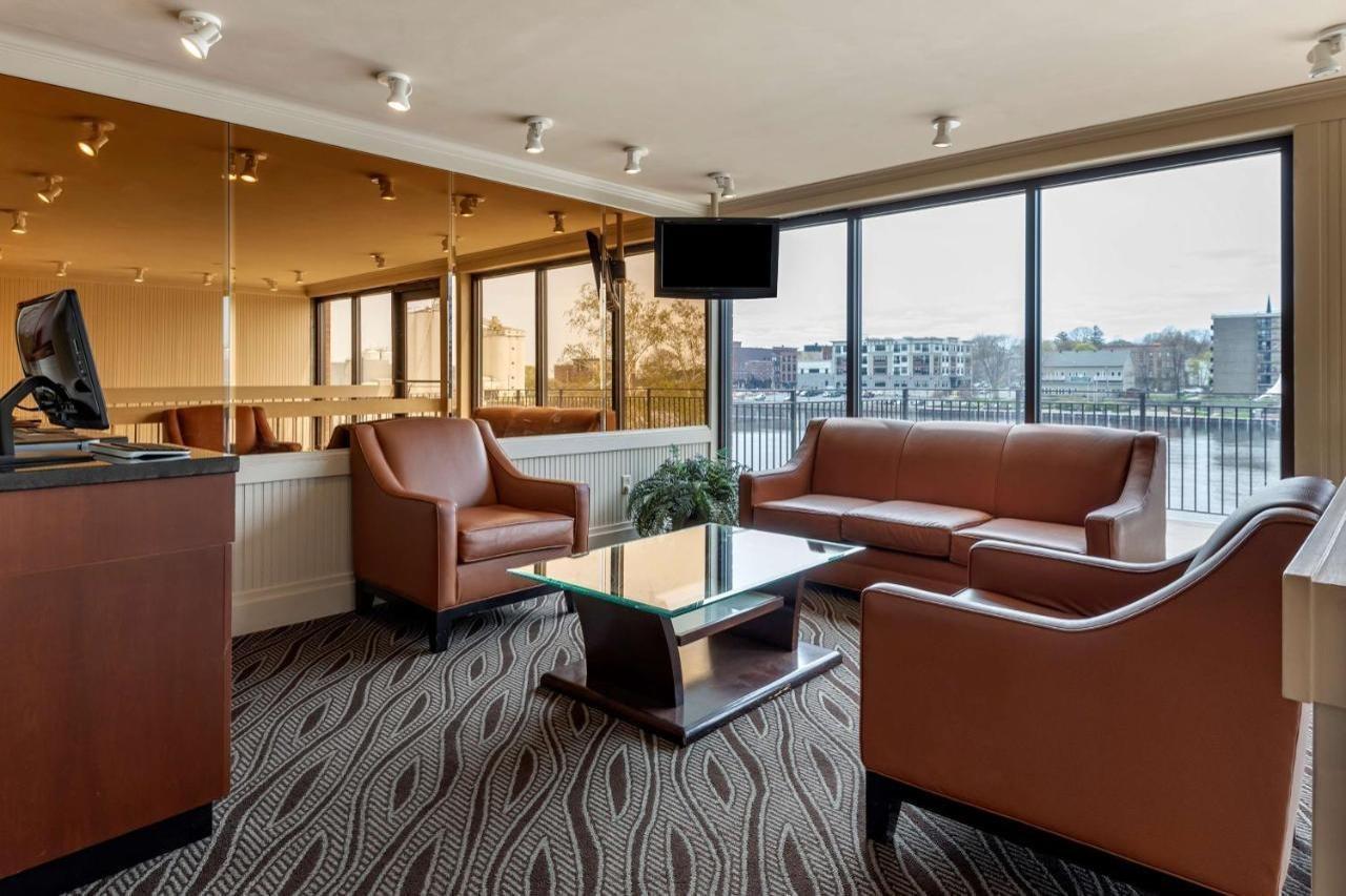 Best Western Plus Oswego Hotel And Conference Center Esterno foto
